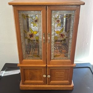 Beautiful jewelry box with 2drawers & stunning sunflower doors
